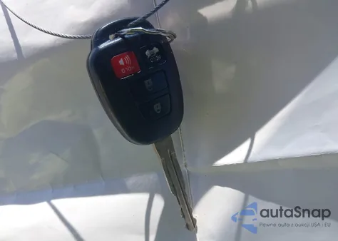 2018 Toyota Corolla Se from USA, damaged, VIN 5YFBURHEXJP752636